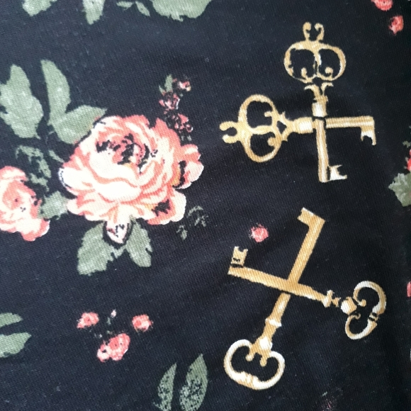 Romantic top - Picture 2 of 4